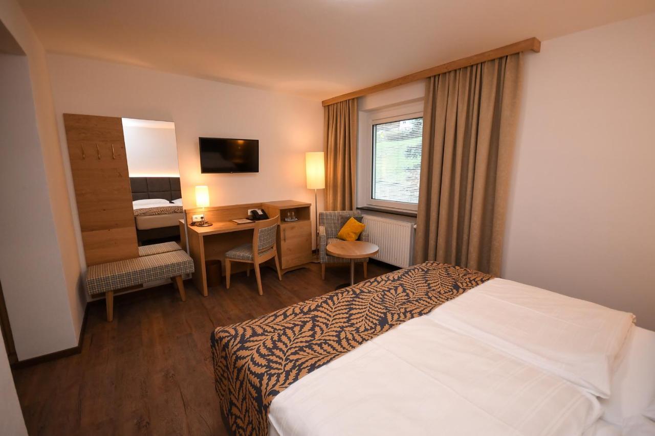 Seegasthof Hois'N Wirt - Hotel Mit Wellnessbereich Gmunden Ngoại thất bức ảnh