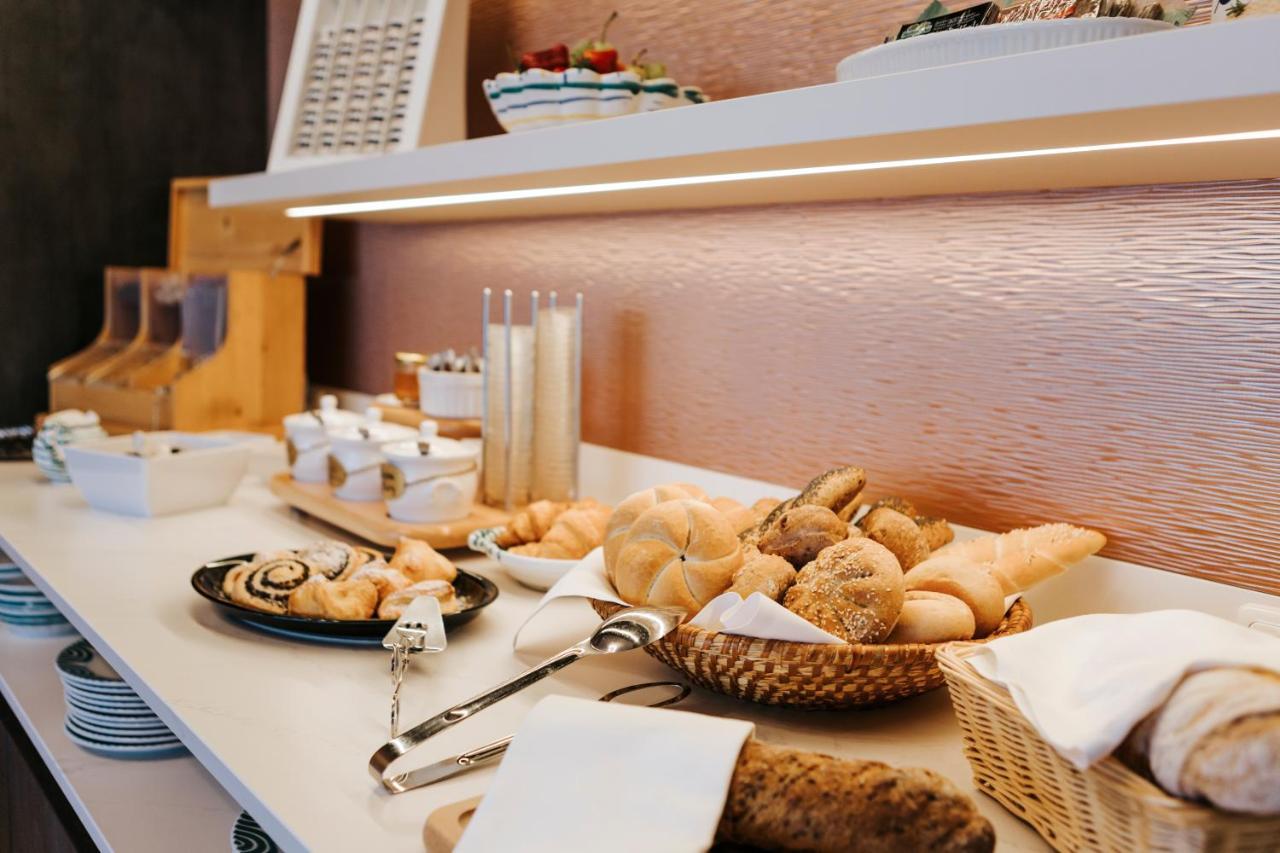 Seegasthof Hois'N Wirt - Hotel Mit Wellnessbereich Gmunden Ngoại thất bức ảnh