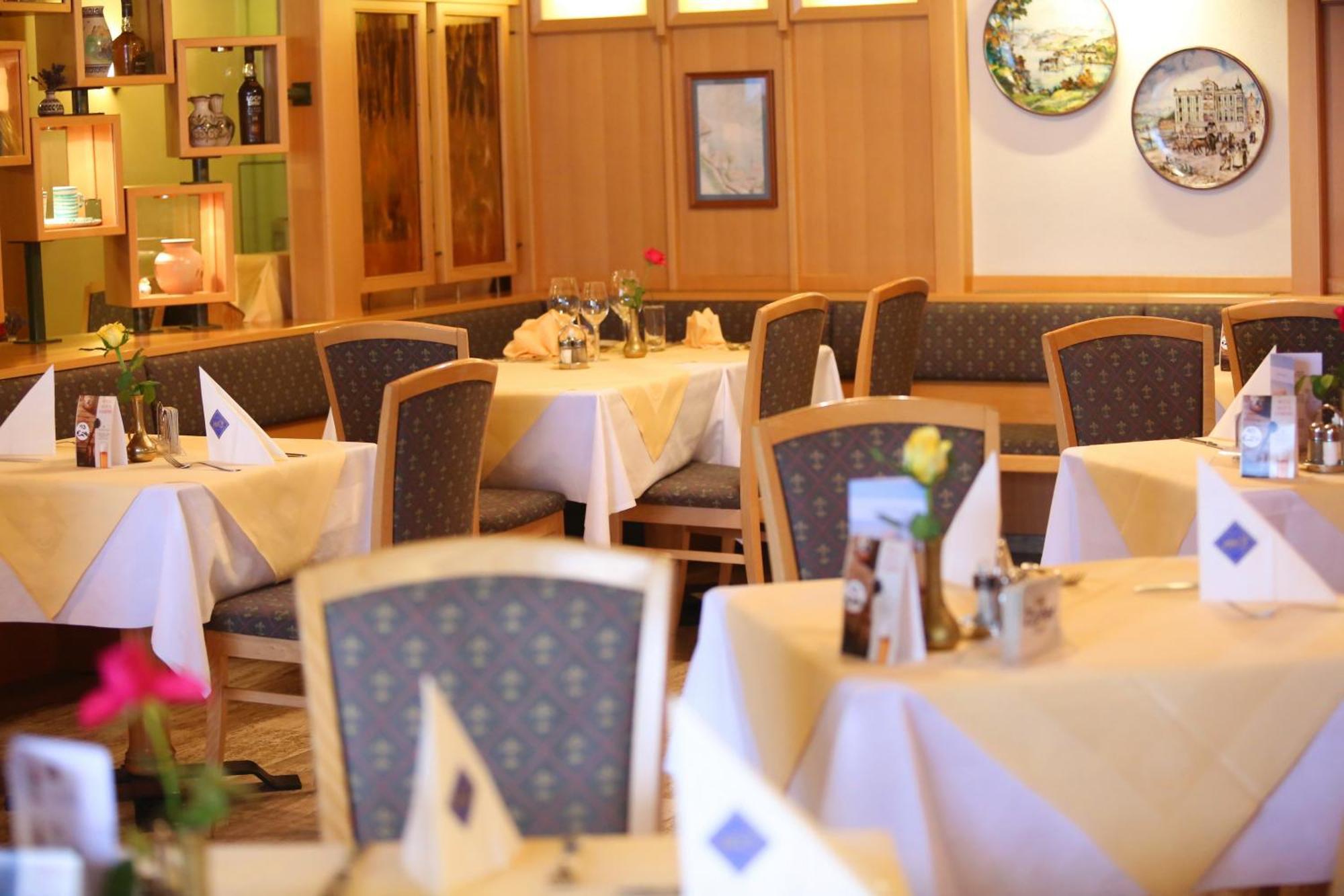 Seegasthof Hois'N Wirt - Hotel Mit Wellnessbereich Gmunden Ngoại thất bức ảnh