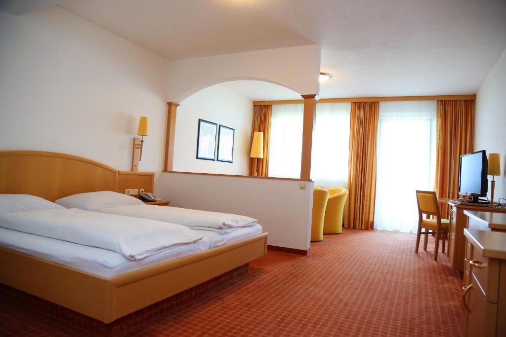 Seegasthof Hois'N Wirt - Hotel Mit Wellnessbereich Gmunden Ngoại thất bức ảnh